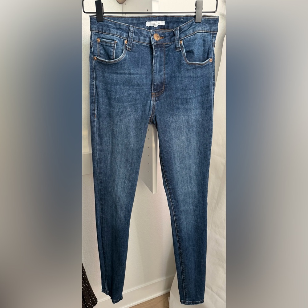 STS Blue Women's Dark Wash Skinny Jeans in Size 27L